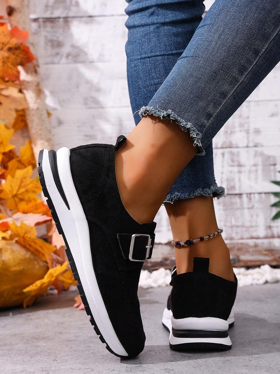 czarne buty sportowe 