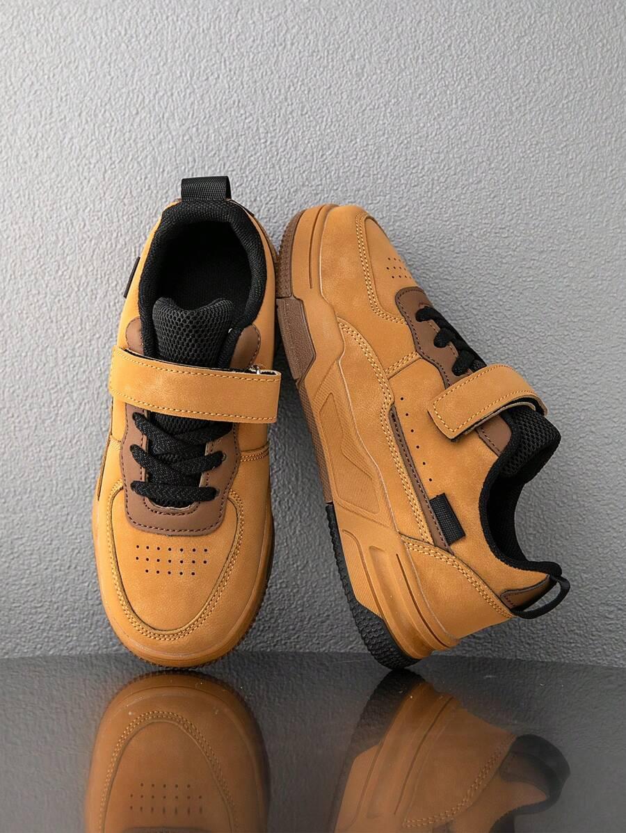 brązowe buty sportowe 