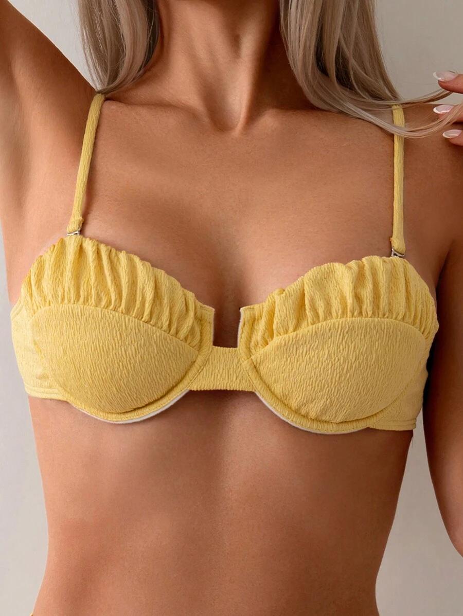 żółta góra od bikini
