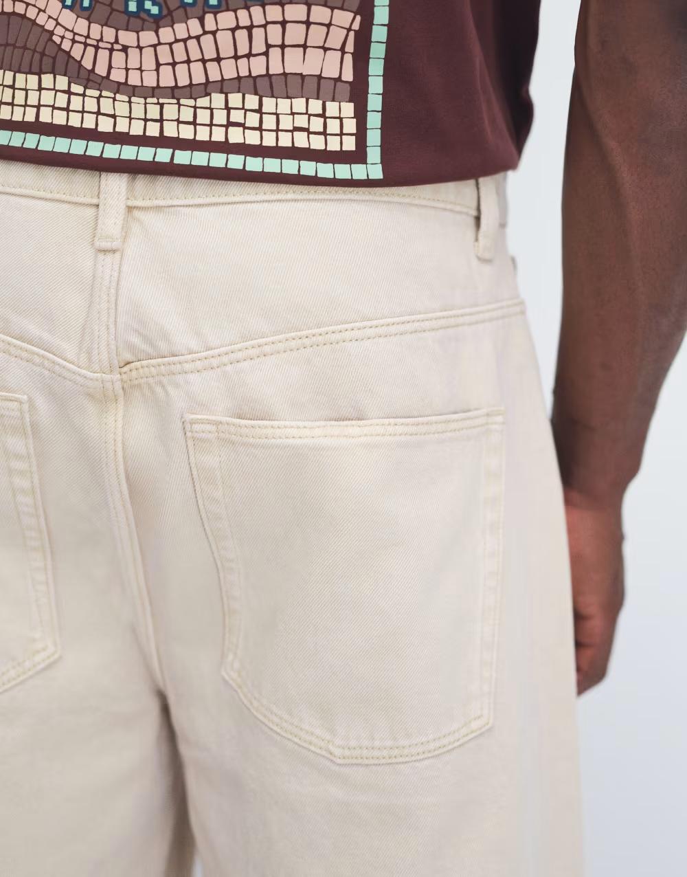 beżowe krótkie spodenki jeans kieszenie