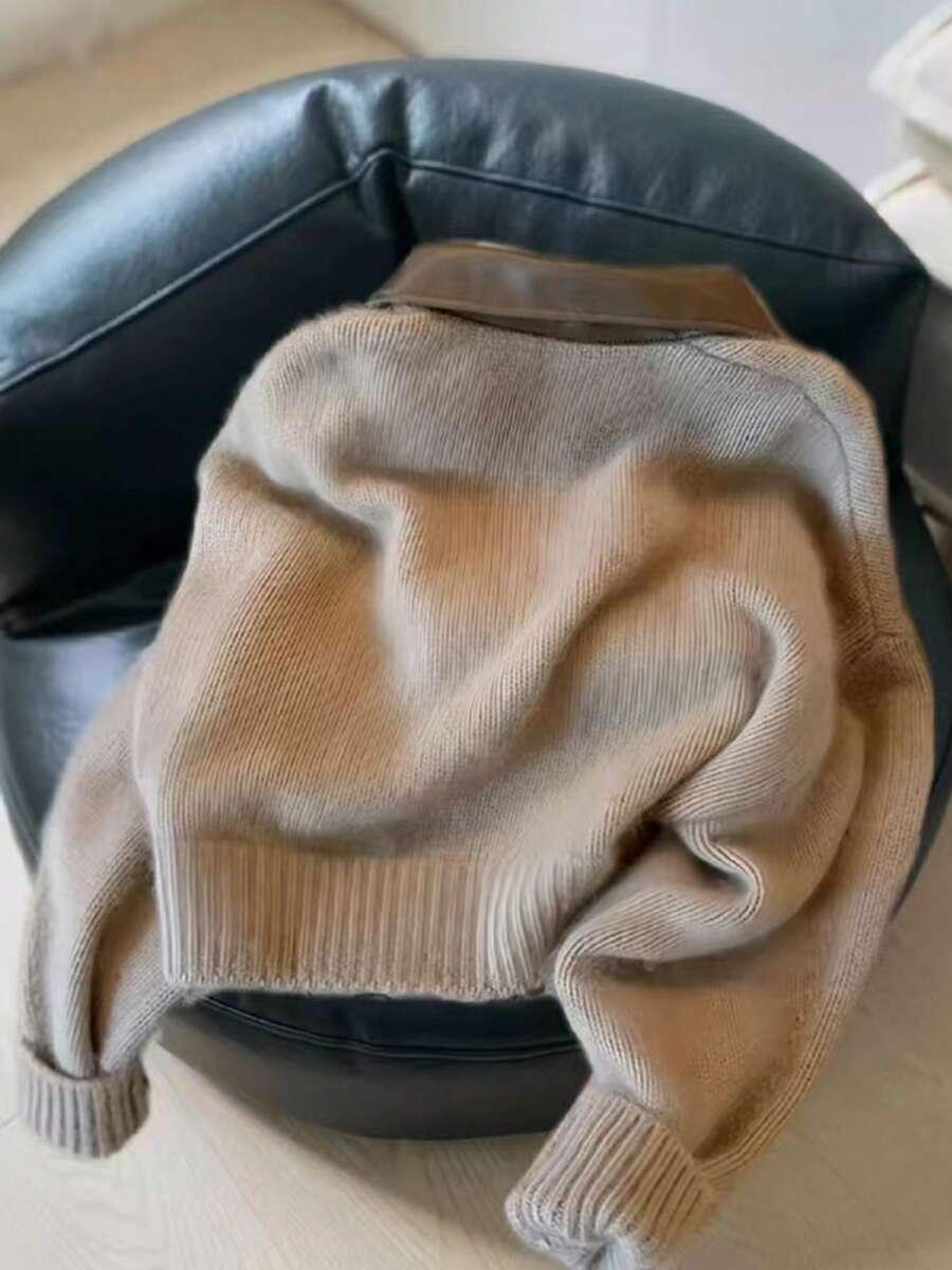 SWETER KOŁNIERZYK ZAMEK
