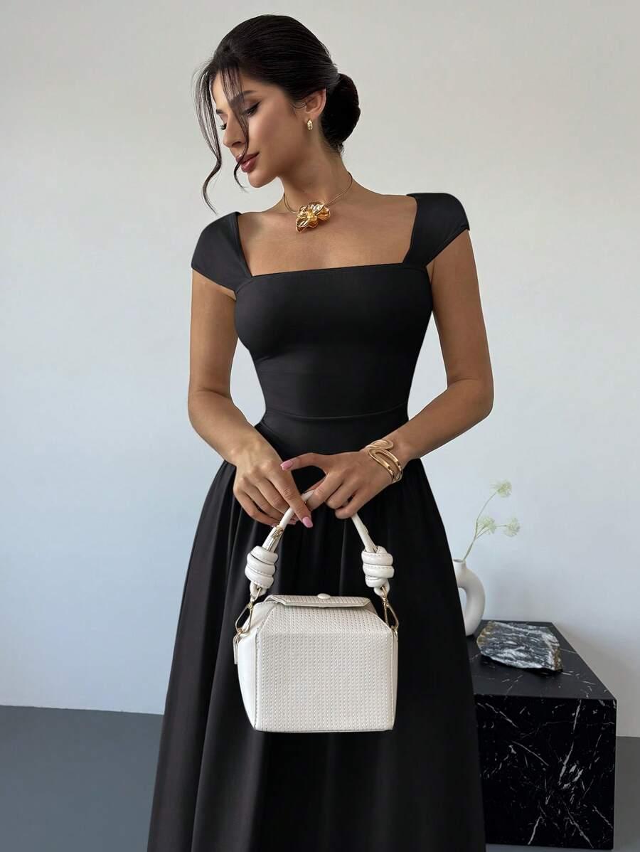 CZARNA MAXI SUKIENKA