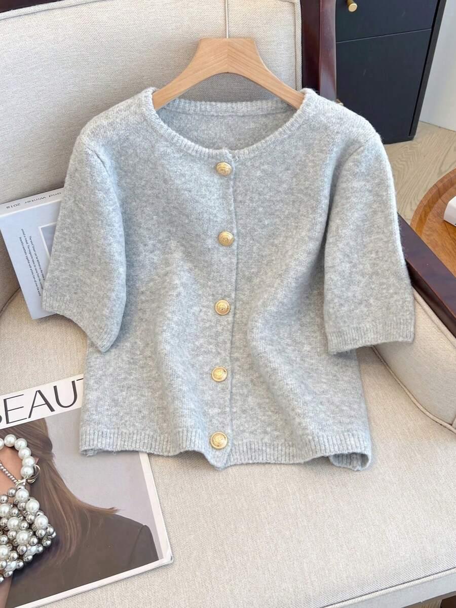 SWETER Z KRÓTKIM RĘKAWEM GUZIKI