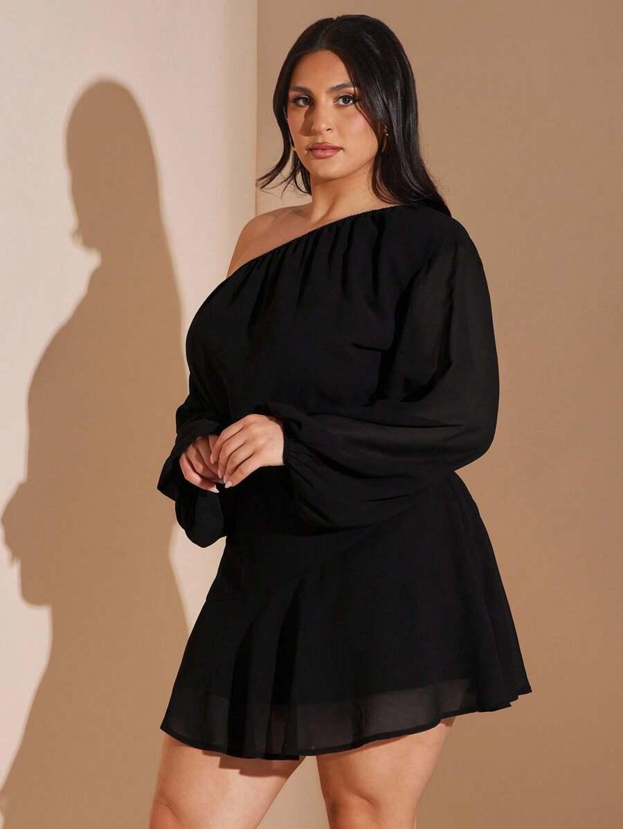 CZARNA MINI SUKIENKA