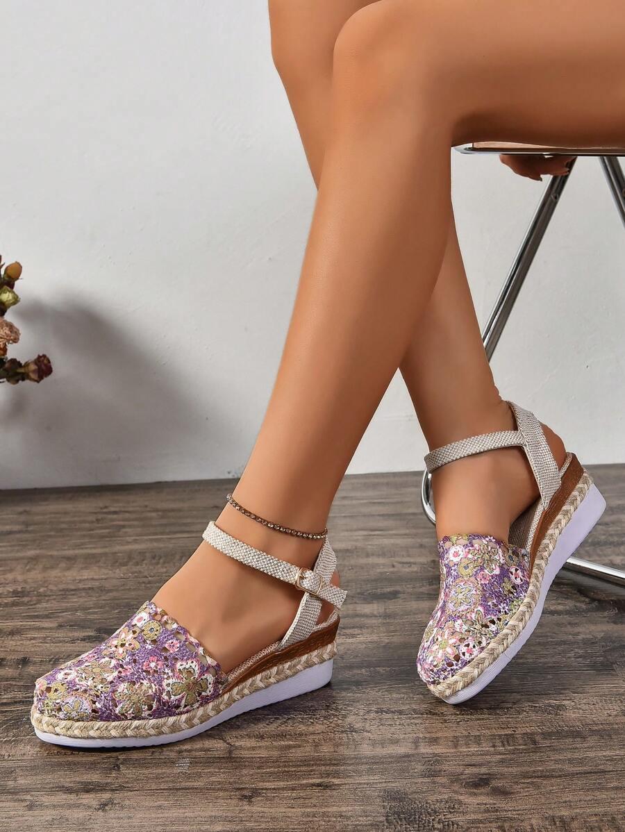 ESPADRYLE NA OBCASIE