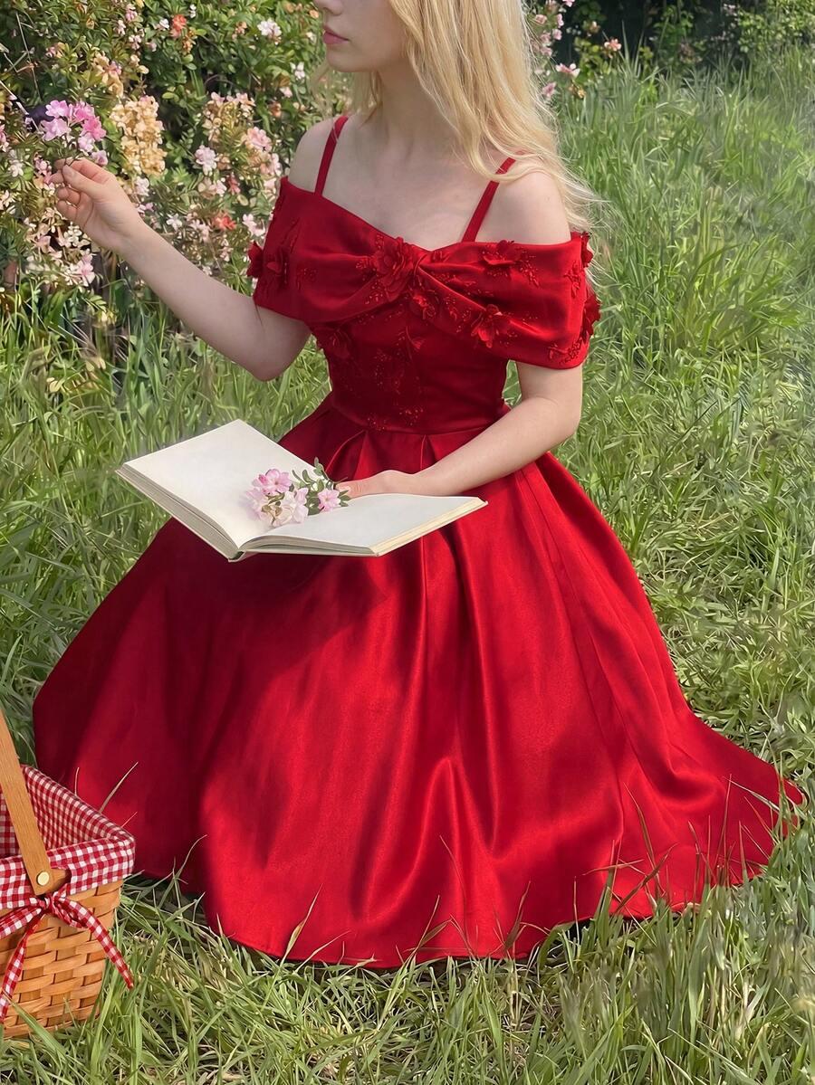 czerwona sukienka haft