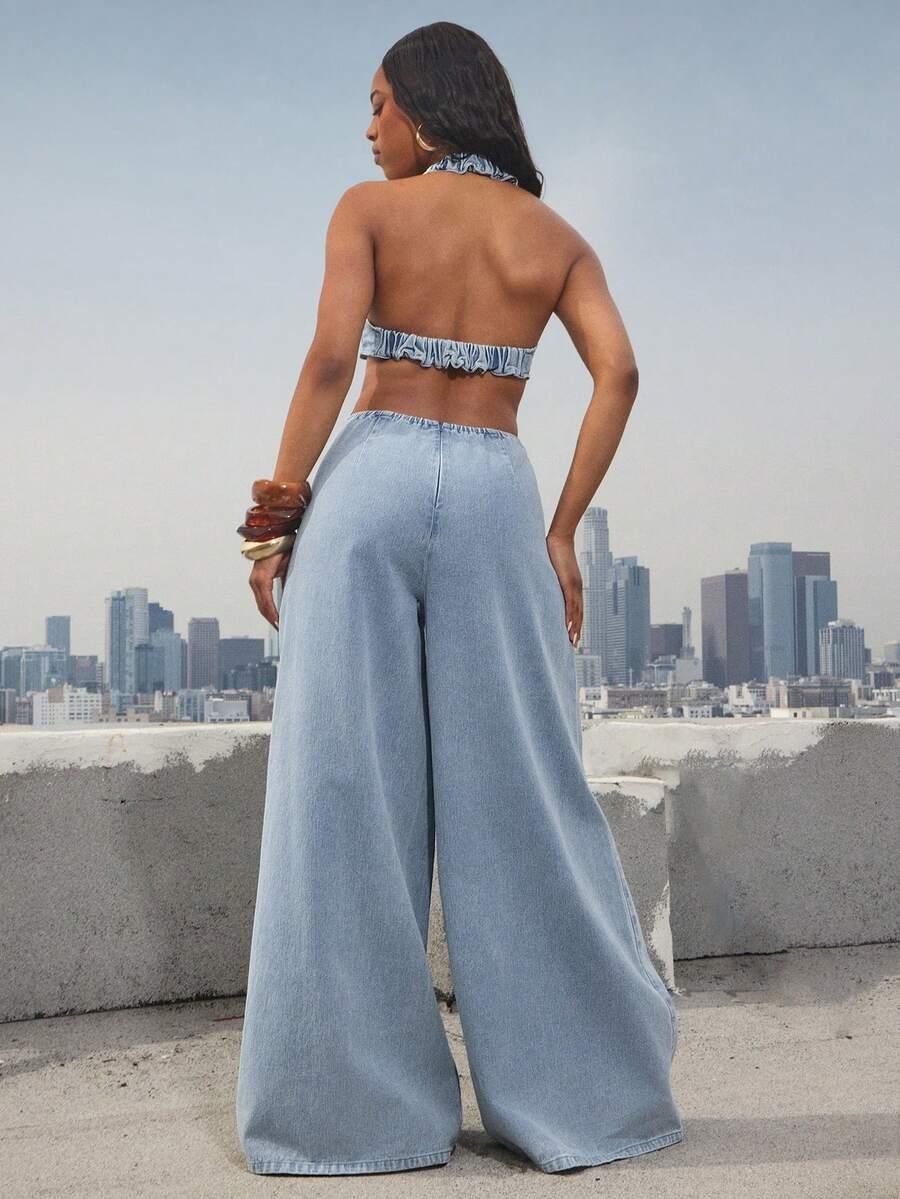 niebieski kombinezon jeans