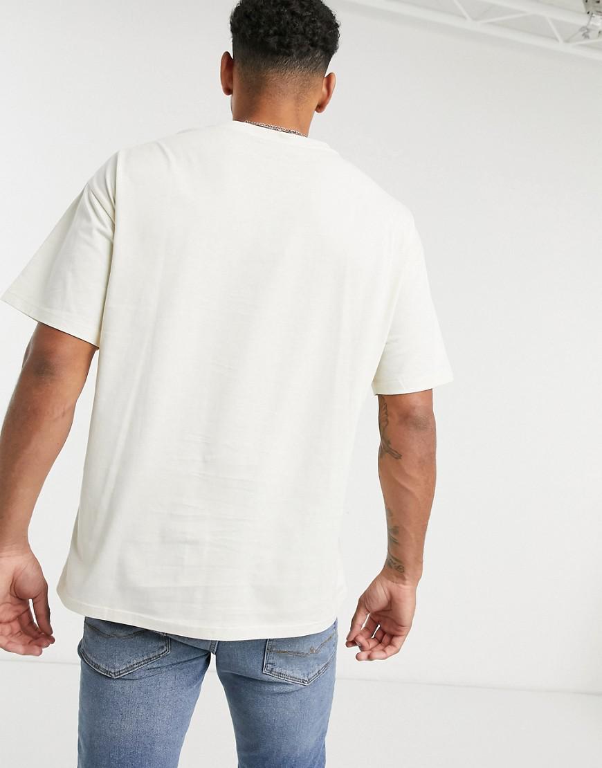 BEŻOWY T-SHIRT NADRUK