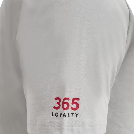 szary t-shirt LOYALTY napis logo kontrast