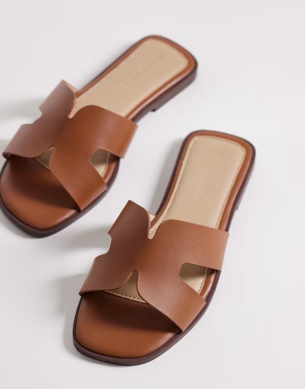 brązowe WSUWANE KLAPKI CASUAL WIDE FIT