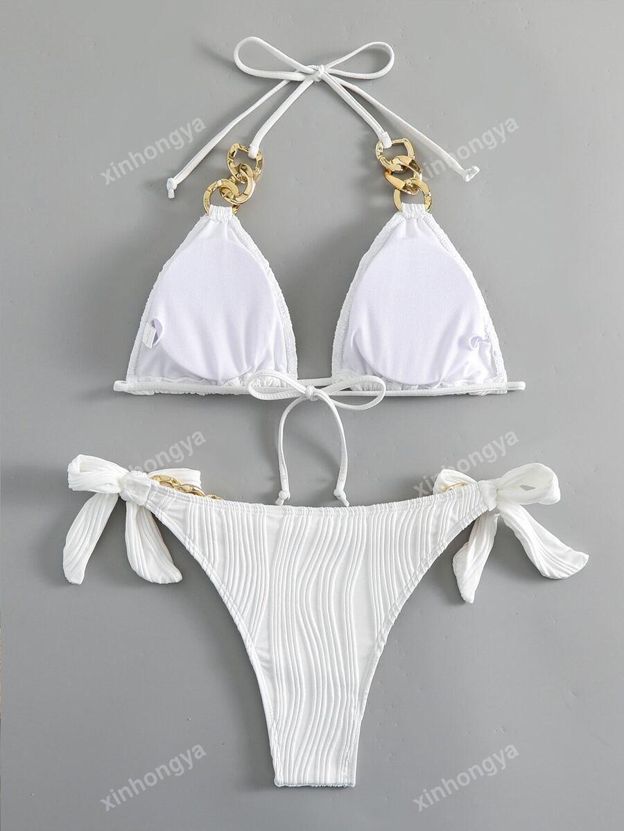 Biała góra od bikini