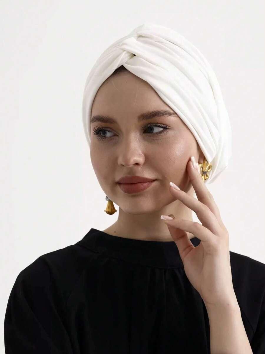 biała chusta na głowę