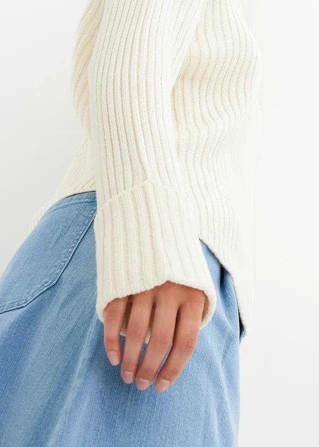 SWETER Z DEKOLTEM W SEREK