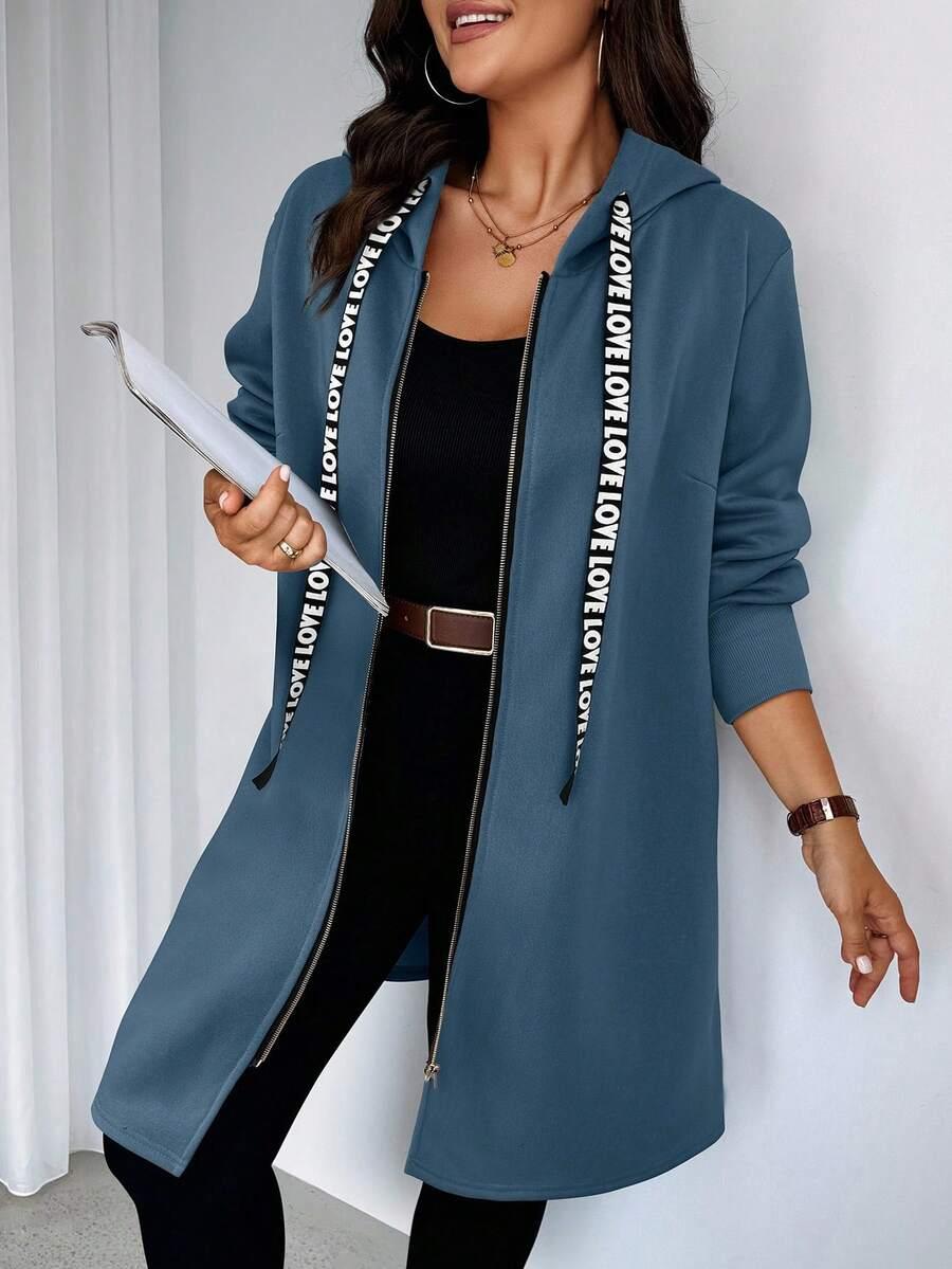 niebieska bluza kaptur
