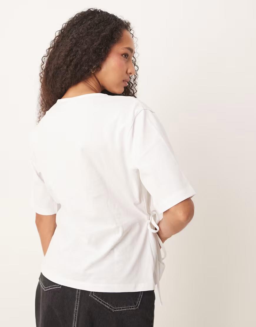 BIAŁY T-SHIRT WIĄZANIE 