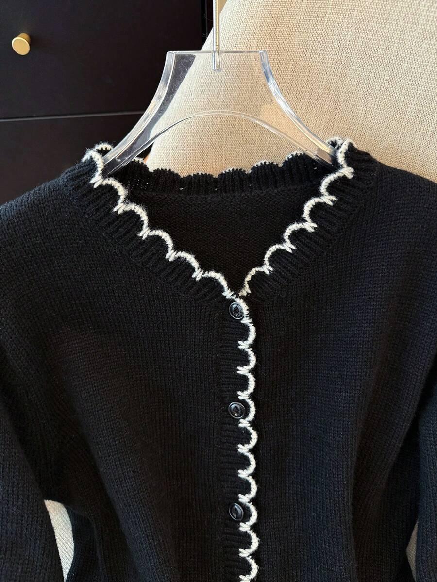 CZARNY SWETER GUZIKI