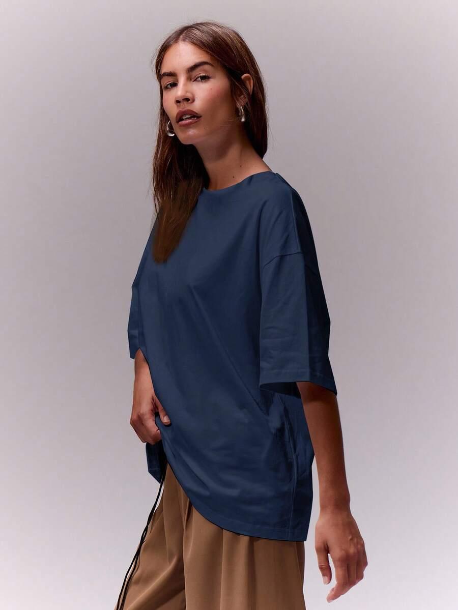 niebieski t-shirt oversize