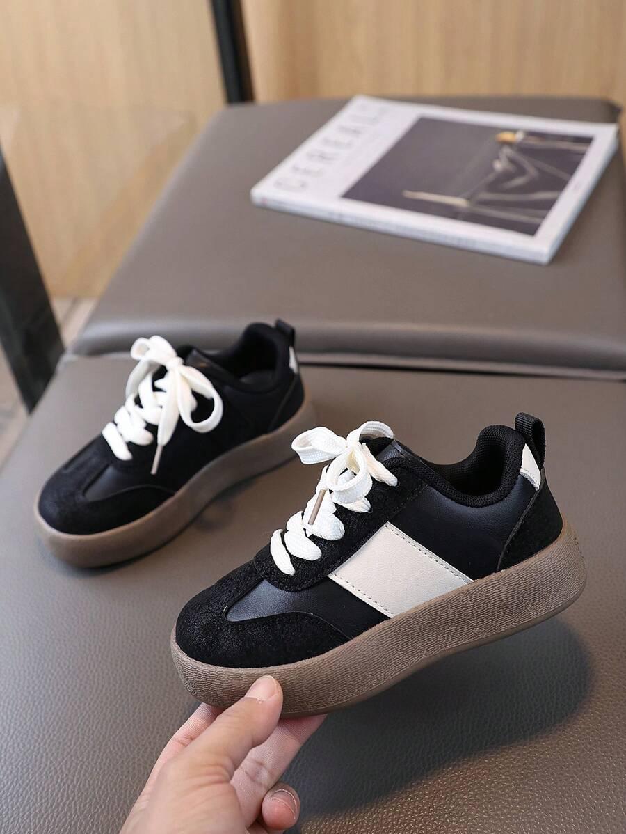 SZNUROWANE BUTY SPORTOWE 