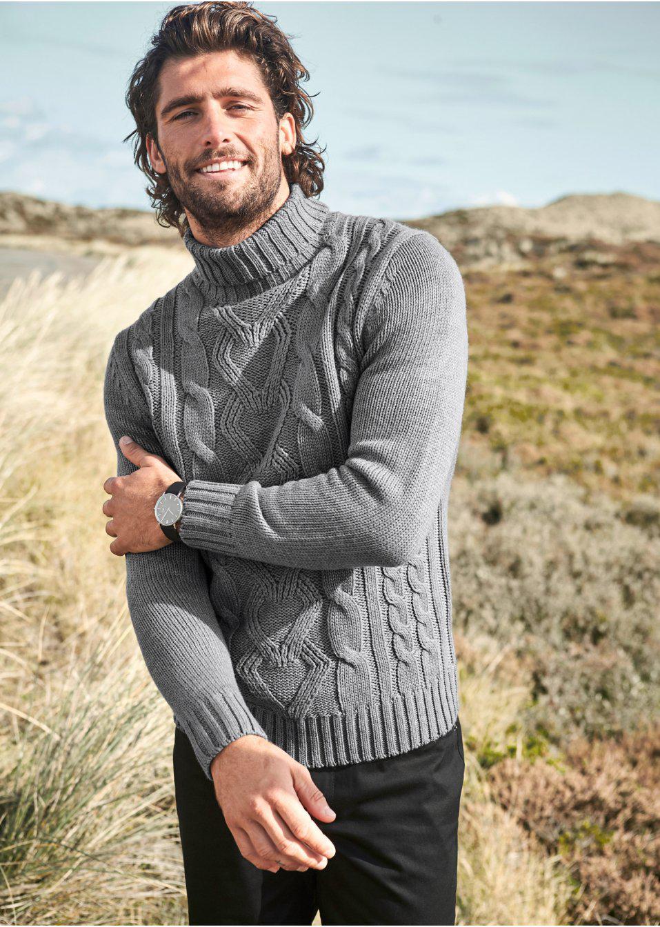szary sweter golf splot warkocz