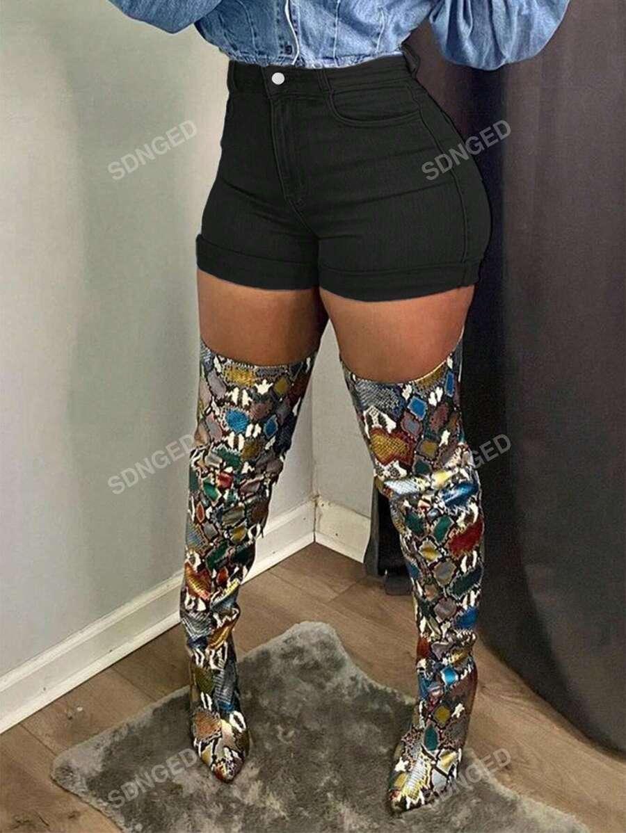czarne spodenki jeans