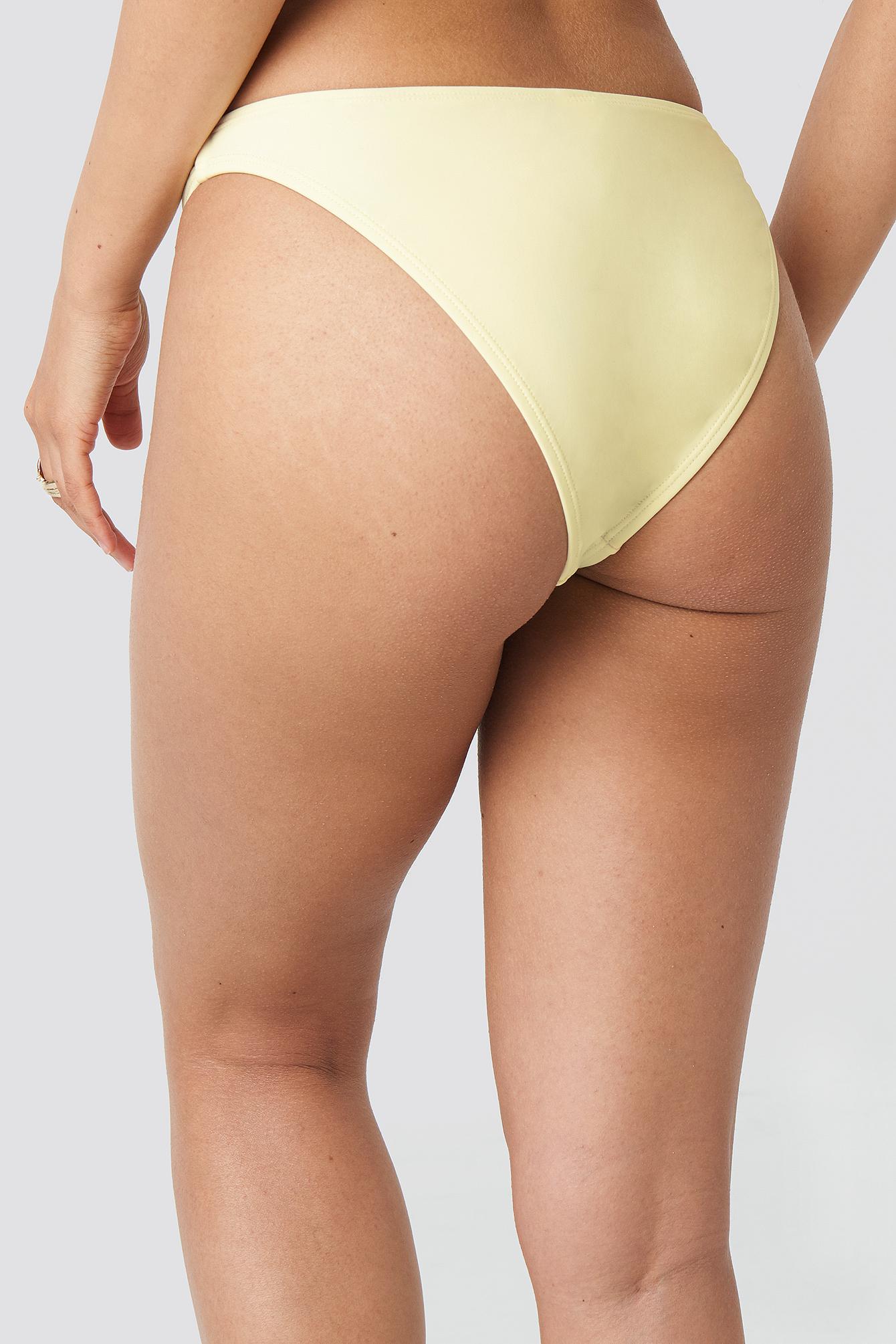 żółty dół od bikini figi