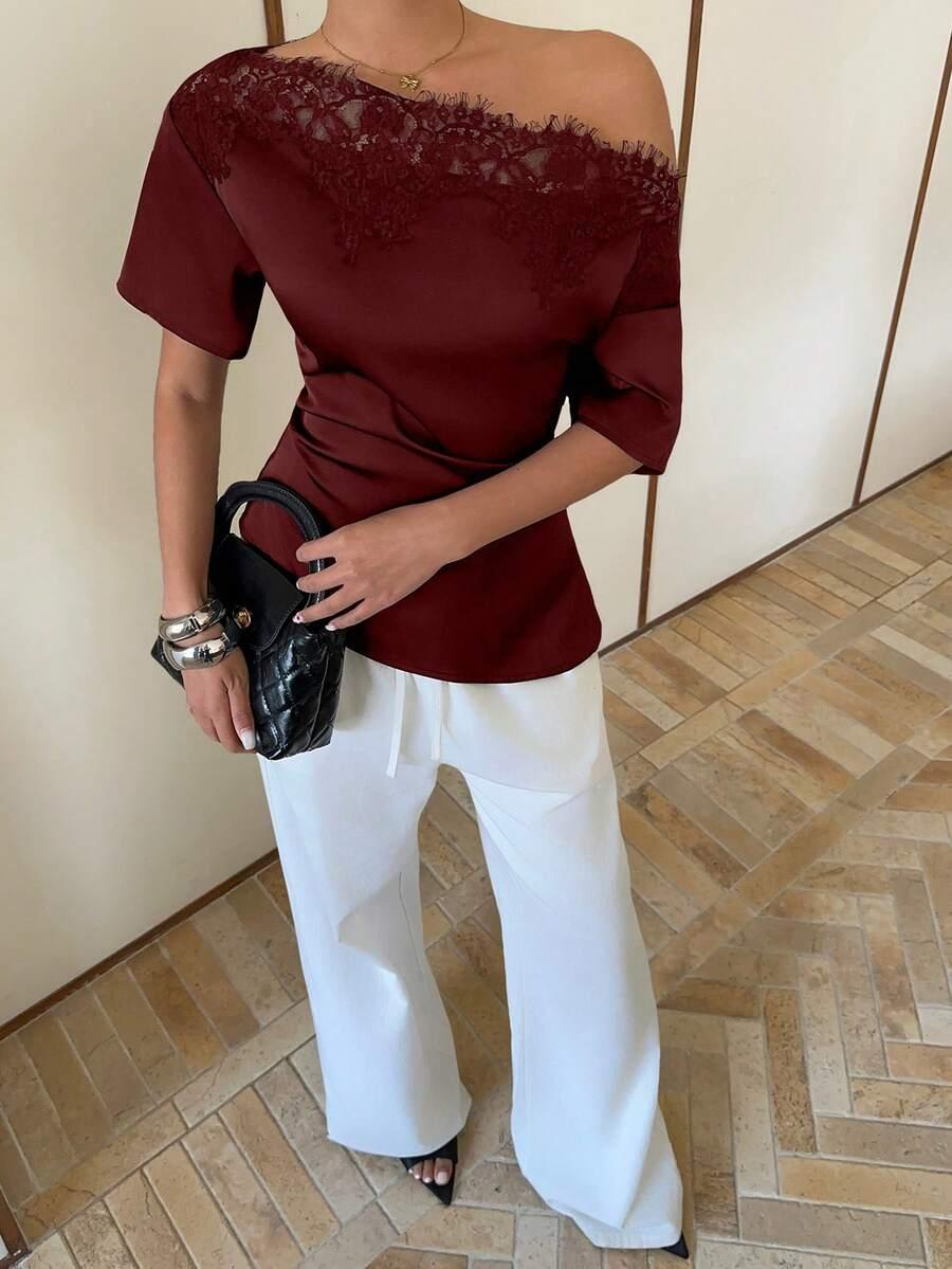 bordowa bluzka koronka