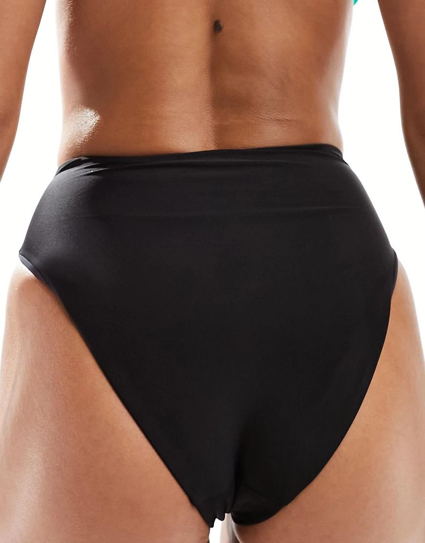 czarny dół od bikini