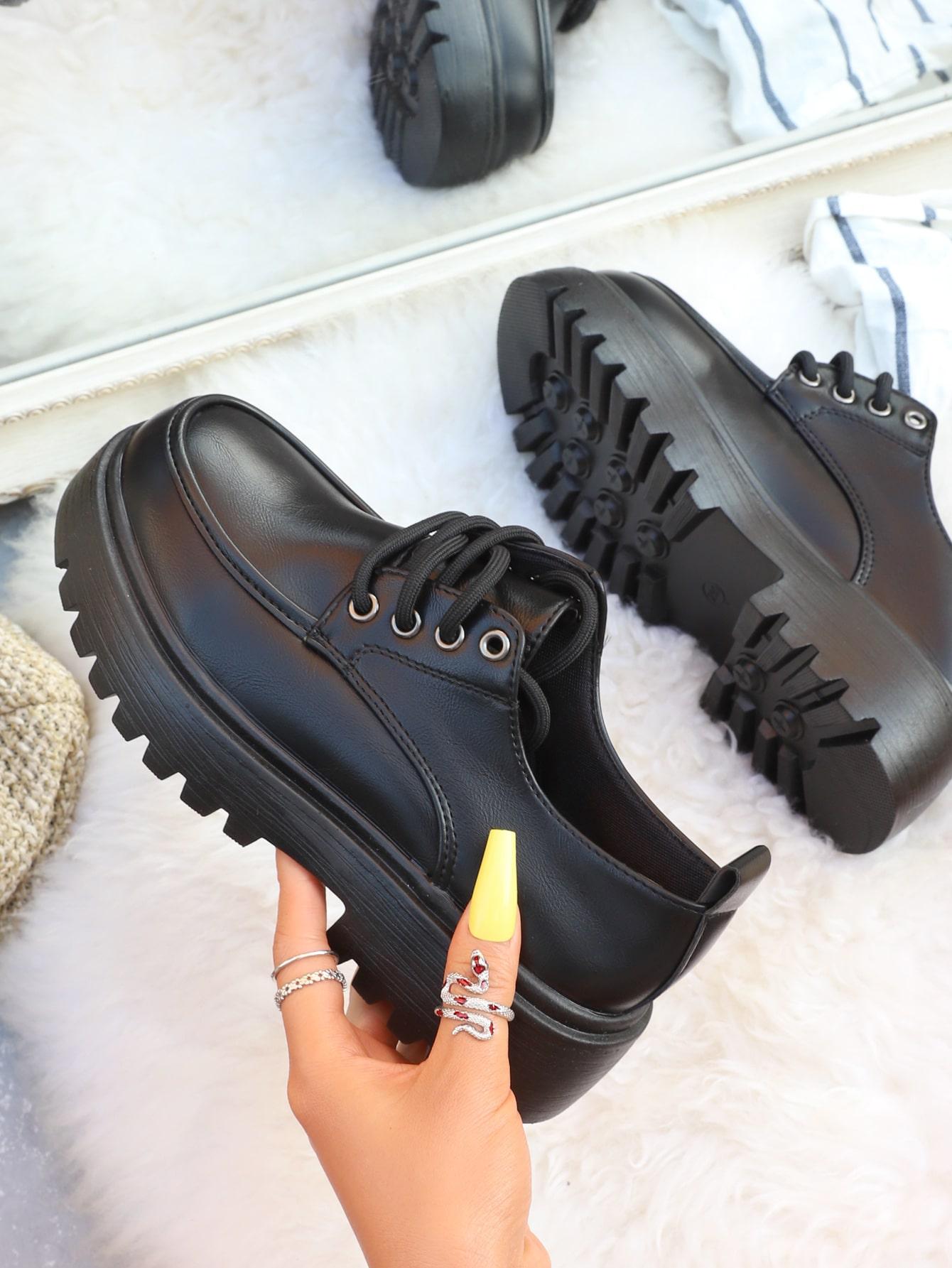 CZARNE SZNUROWANE BUTY 