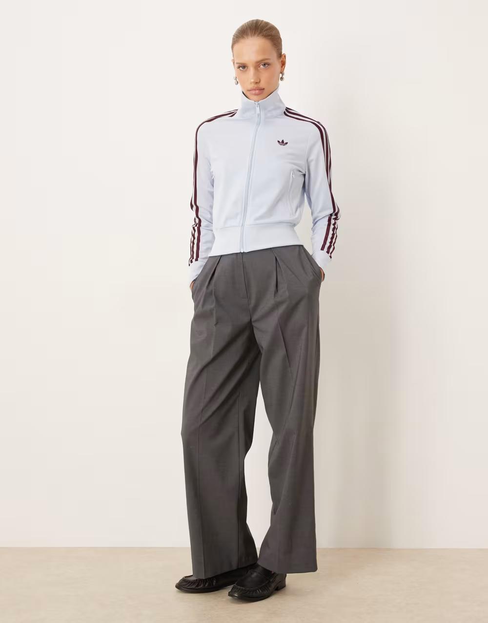 NIEBIESKA BLUZA ZAMEK