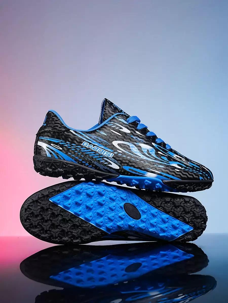 niebieskie buty sportowe wzór