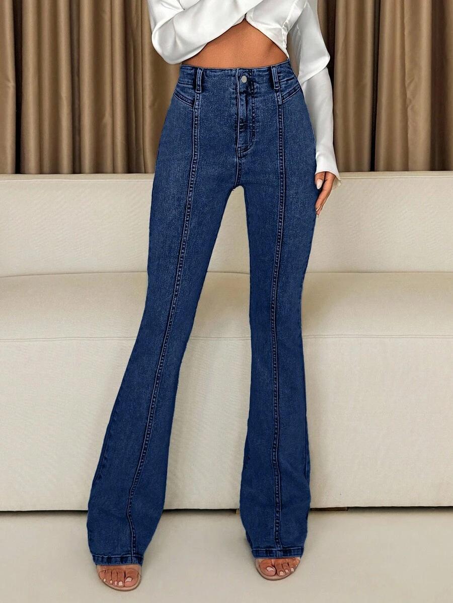 niebieskie spodnie jeans dzwony