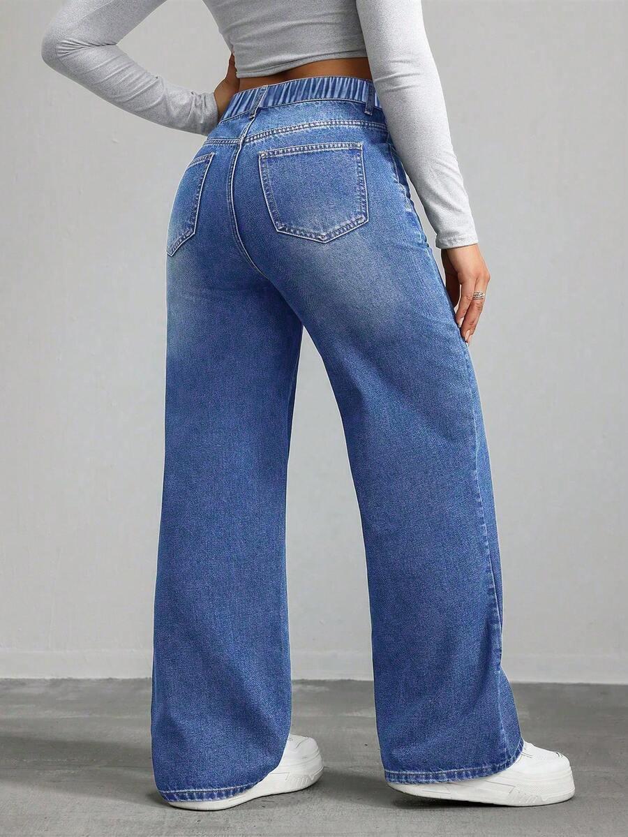 niebieskie spodnie jeans