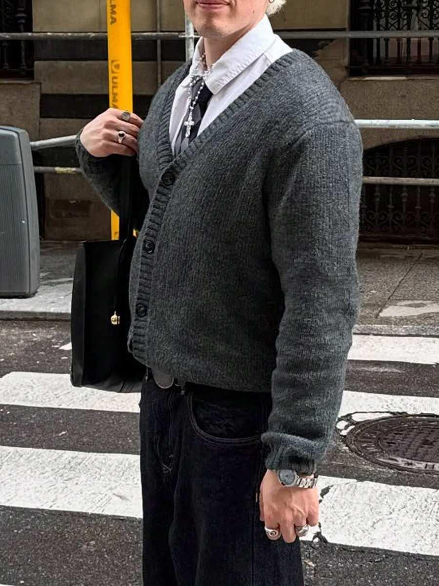 SZARY SWETER GUZIKI