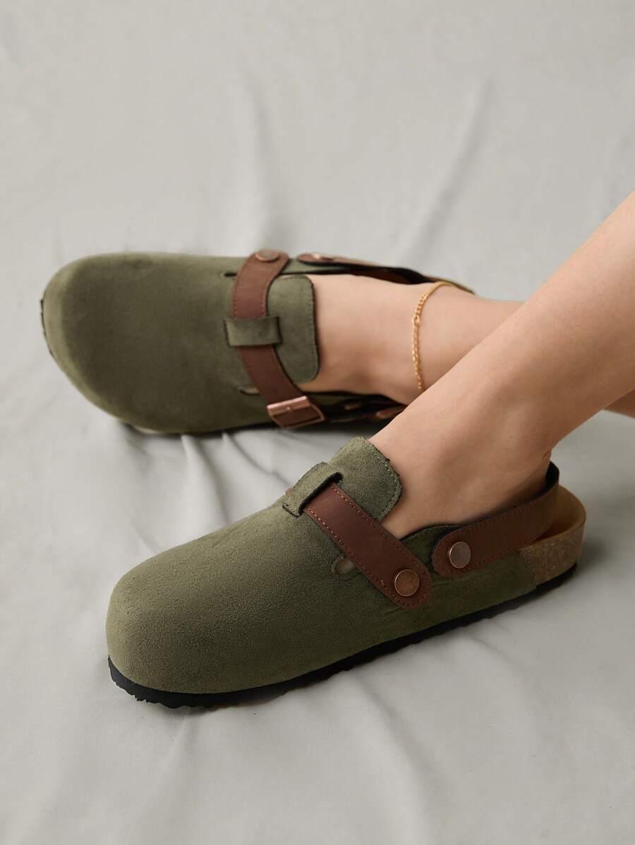 zielone klapki casual