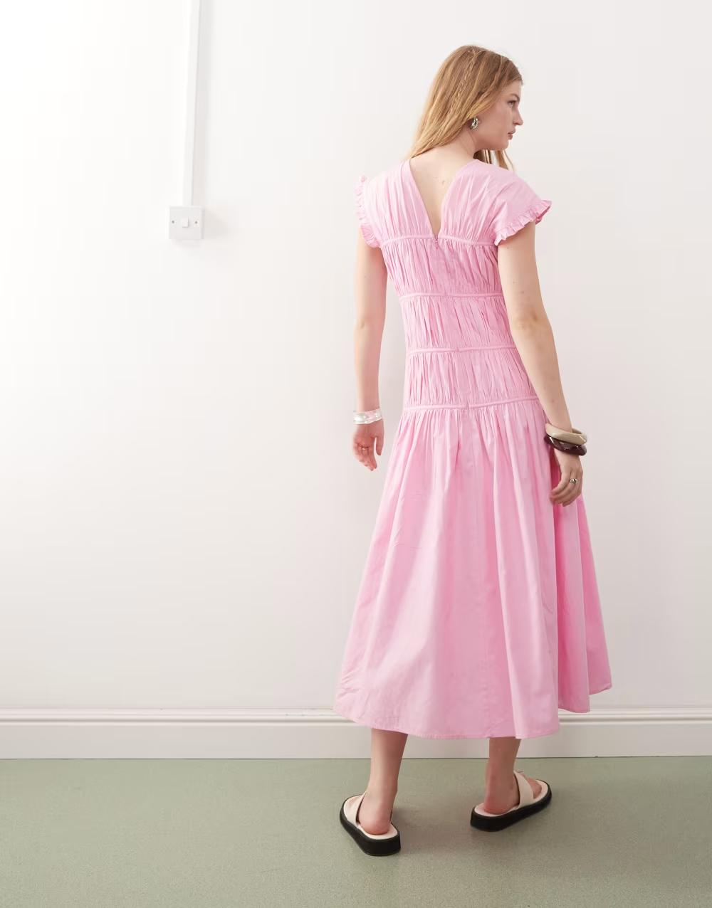 różowa midi sukienka v neck