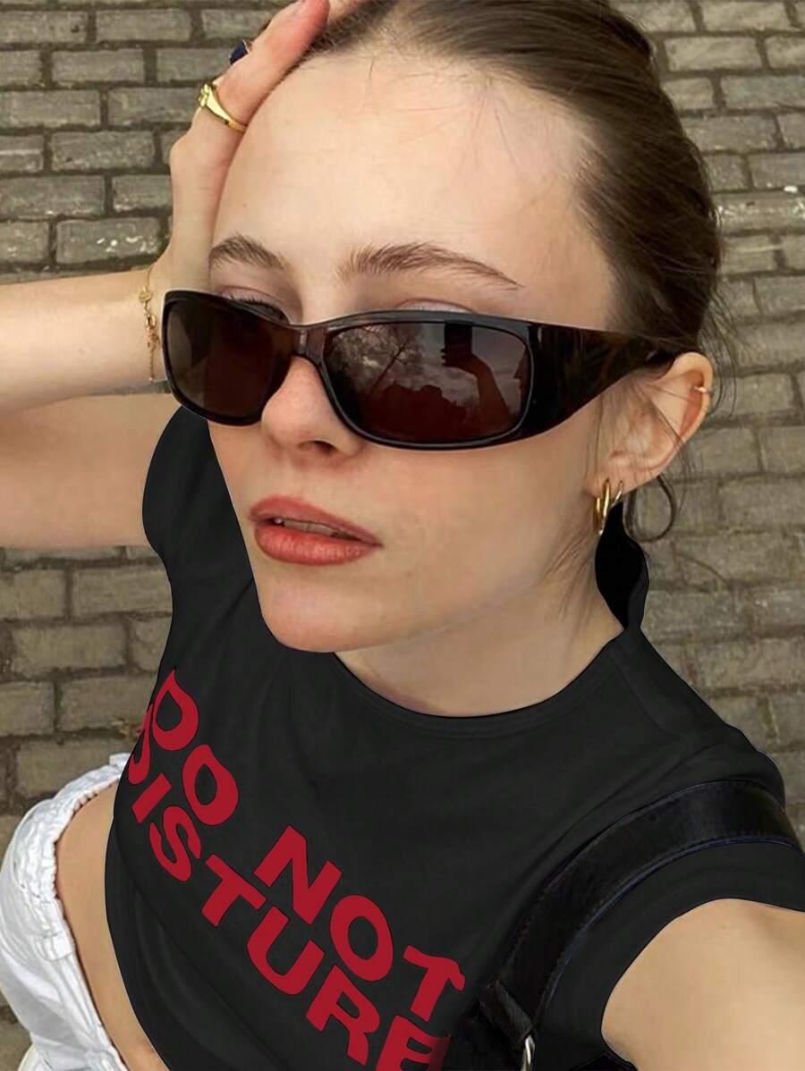 czarny top napisy