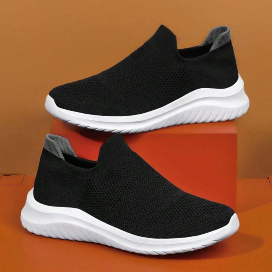 czarne buty sportowe