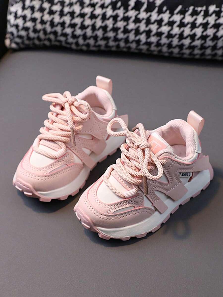 różowe buty sportowe