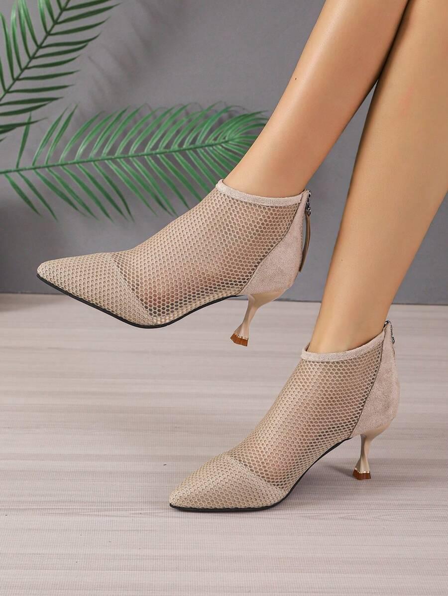 beżowe czółenka szpic