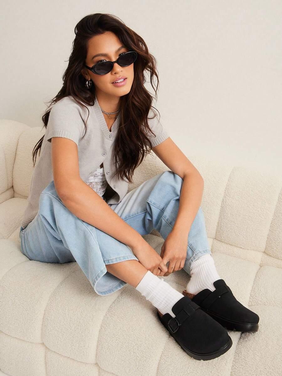 DAMSKIE BUTY Z KLAMRĄ