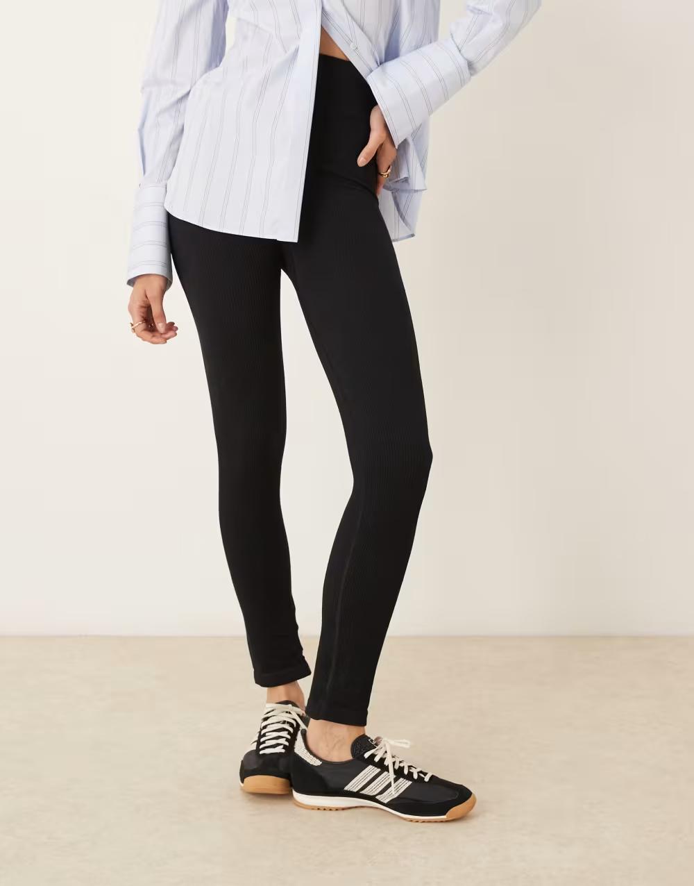 CZARNE KLASYCZNE LEGGINSY