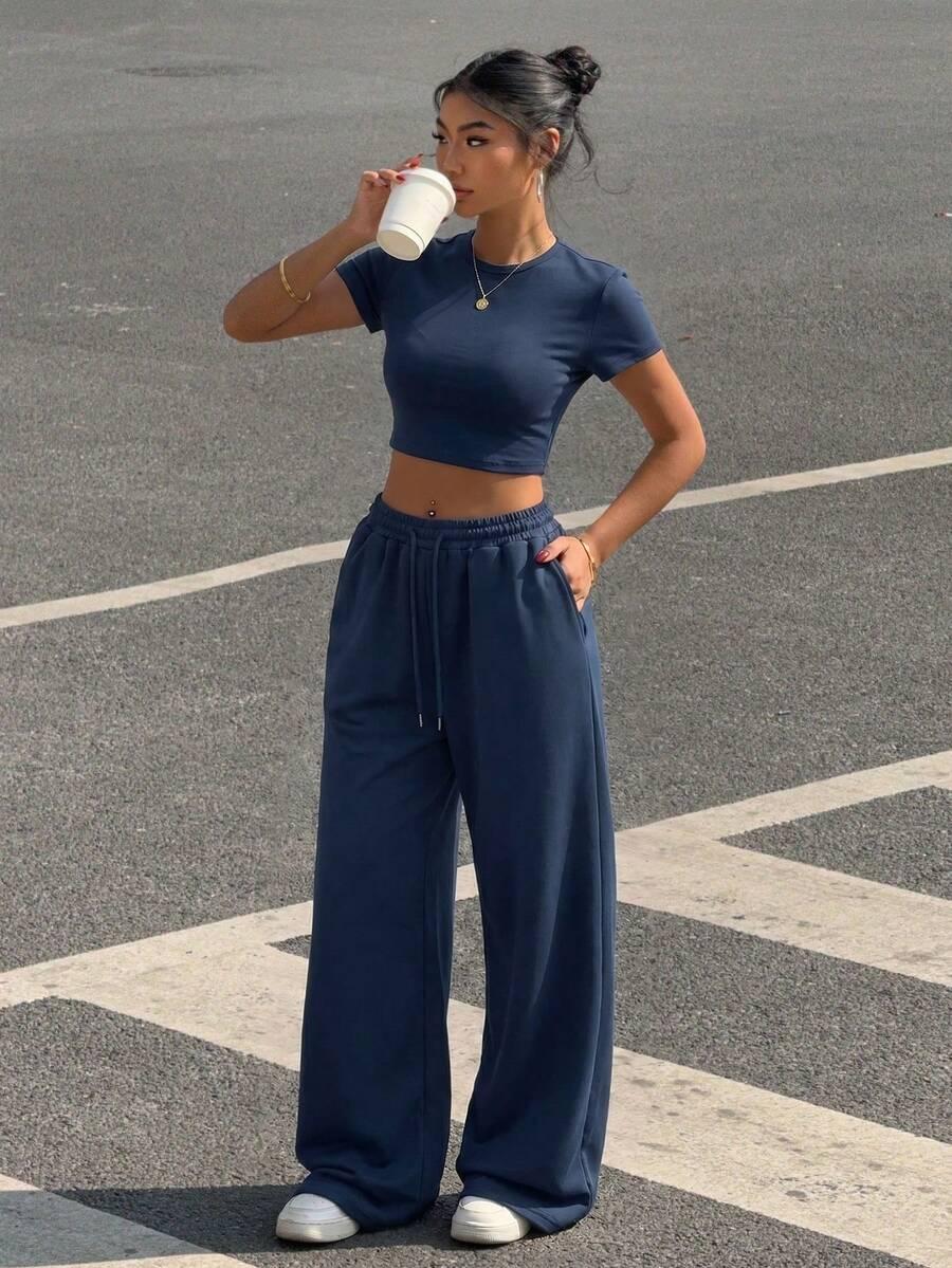 Granatowy komplet crop top dresy