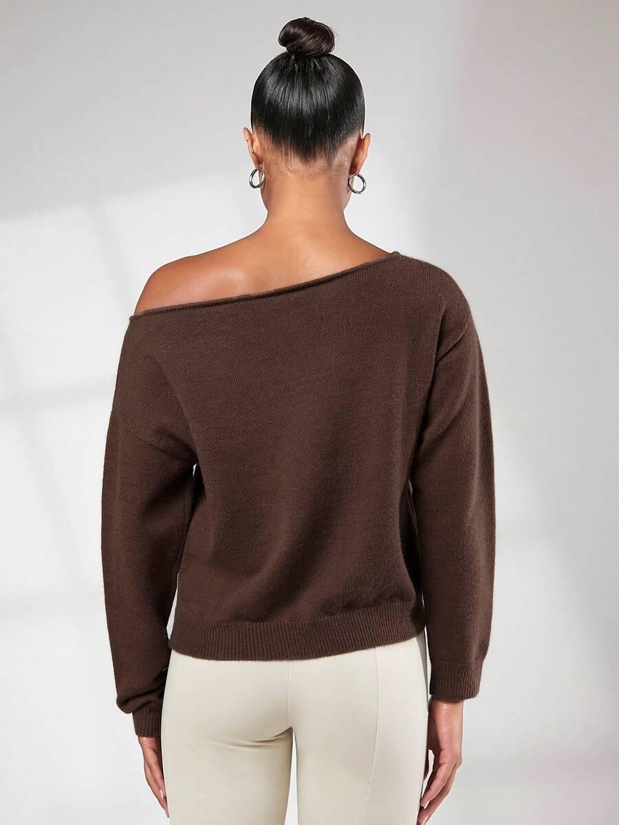 BRĄZOWY SWETER ASYMETRYCZNY DEKOLT
