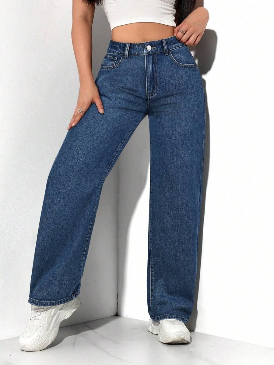 niebieskie spodnie jeans