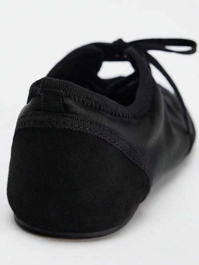 czarne buty sportowe