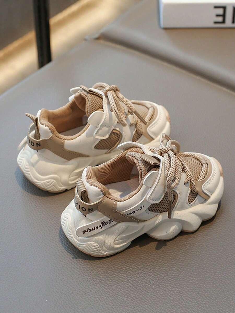 beżowe buty sportowe