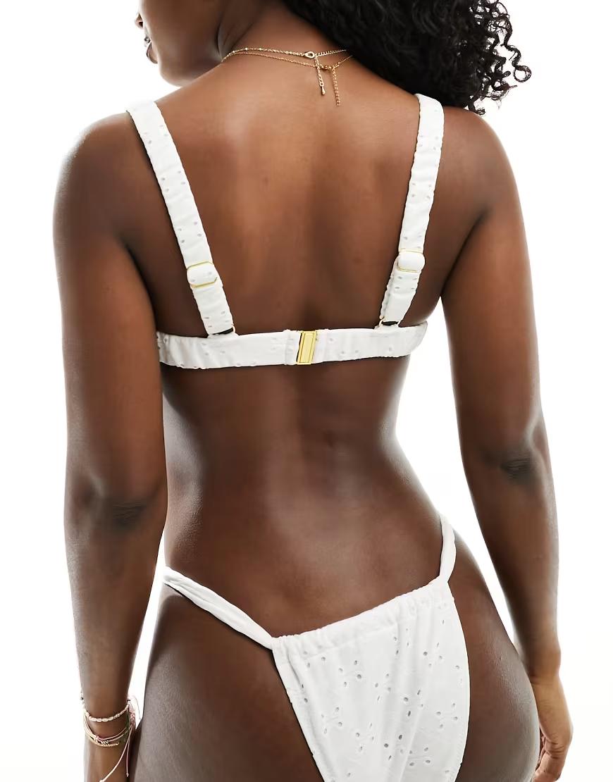 biały dół od bikini