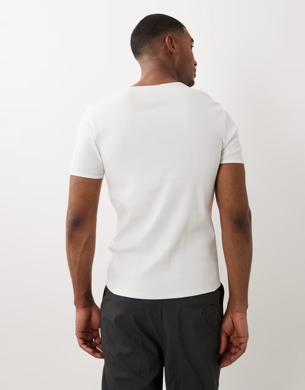 BIAŁY T-SHIRT OKRĄGŁY DEKOLT