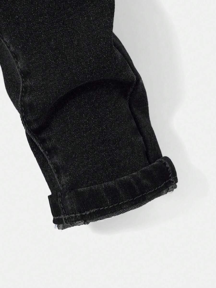 czarne spodnie jeans