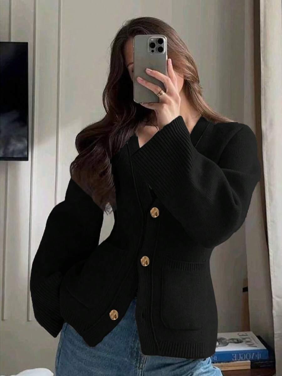 czarny sweter zapinany